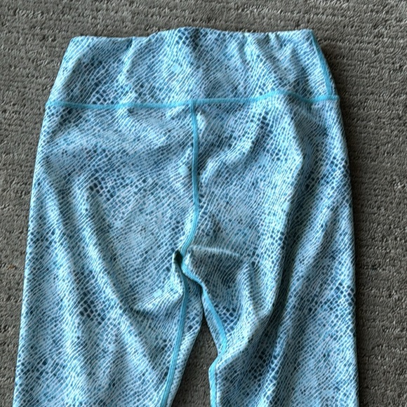 J. McLaughlin Blue Snakeskin Leggings - Picture 6 of 7